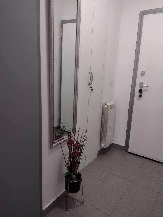 Room Armani Ровінь Екстер'єр фото